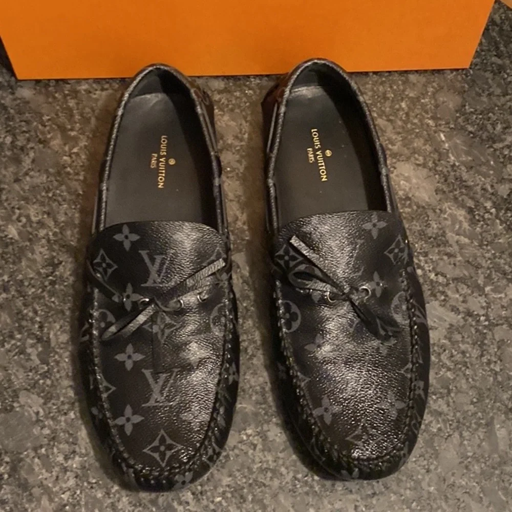 🦁 Louis Vuitton LV Monogram Eclipse Loafers - Picture 15 of 17